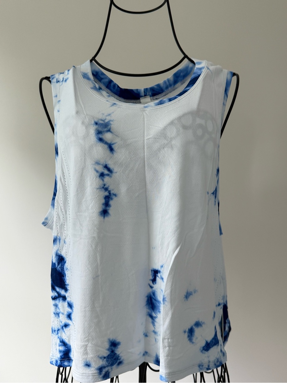 Lululemon Tie-Dye Sleeveless Tank Top - Blue and White